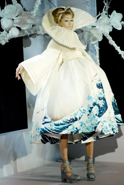 Look 17